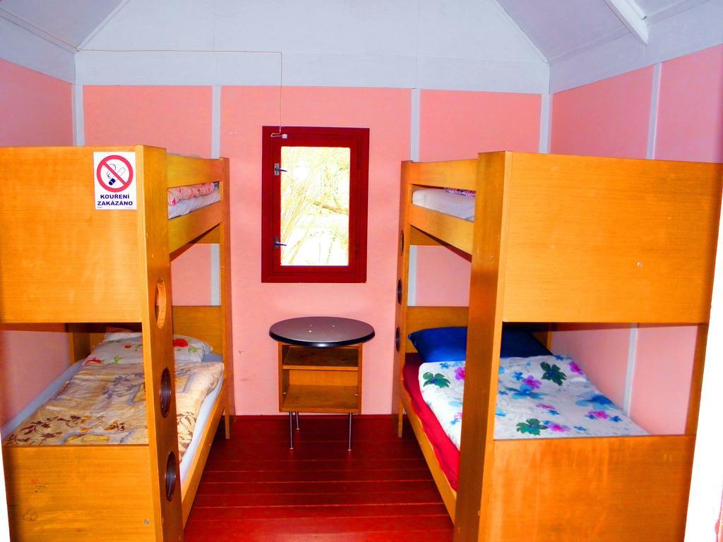 Kempink U Serifa Protivín Chambre photo